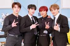 NCT 127 Resmi Kenalkan...