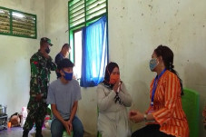 Peduli Warakawuri, Istri...