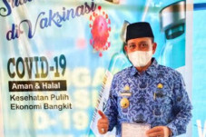 Bupati Wajo Terima Suntikan...