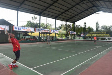Sengit, 14 Tim Tenis...