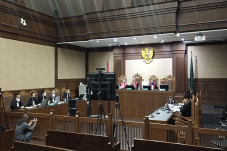 Pengacara: Menantu Nurhadi...