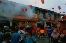 7 Ruko Jalan Diponegoro...
