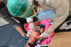 Denpasar Gempar, Bayi...