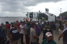 Kapal Ferry Bocor dan...