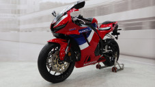 10 Fakta Honda CBR600RR,...