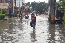 Terendam Banjir, Akses...