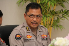 Perusakan Pabrik dan...