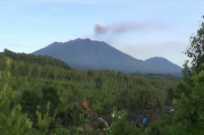 Abu Vulkanik Gunung...