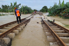 Dampak Banjir, Seluruh...