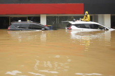 Cermati, Menghitung...