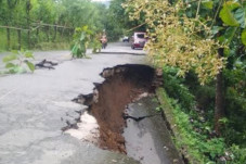 Jalan Ambles di Pangkep...