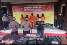 Melawan Petugas, 3 Pencuri...