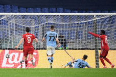 Pesta Gol di Kandang...