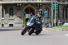Motor Produksi Piaggio...