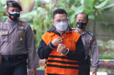Pagi Ini, Penyuap Mantan...