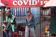 Kasus COVID-19 Bertambah...