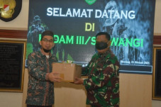 Ustaz Adi Hidayat Datang...