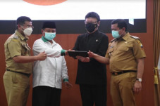 Luncurkan SPBE di Sumedang,...