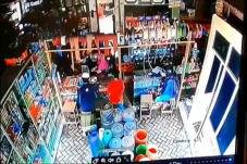 Pasuruan Gempar, Penipu...
