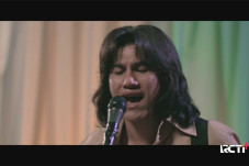 Makna Lagu Ketika Tangan...
