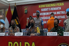 Oknum Polisi Penembak...