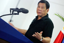 Duterte Gantung Nasib...