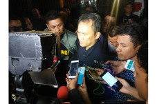Andi Arief Bantah Kabar...
