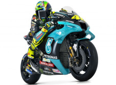 Tim Baru, Rossi Justru...