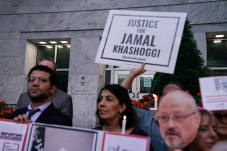 Tunangan Khashoggi Desak...