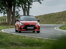 Keren, Toyota Yaris...
