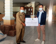 TBIG Salurkan Bantuan...