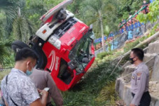 Gagal Parkir di Tanjakan,...