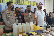 Dijual via Instagram,...