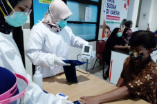 1.007 Warga Lansia Tanjung...