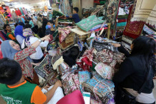 Jokowi Ajak Benci Produk...