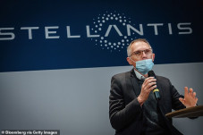 CEO Stellantis Siap...