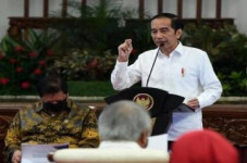 Jokowi Blak-blakan,...