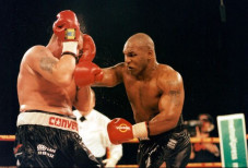 Mike Tyson Master Karate...