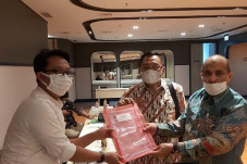 UMI Terima Bantuan Mobil...