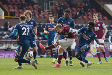 Unggul Dulu, Arsenal...
