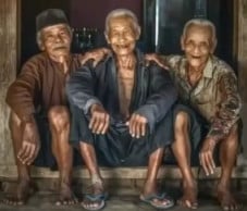 Bersahabat Sejak Kecil,...