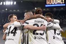 Lawan Lazio, Juventus...