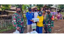 Pegadaian Salurkan Bantuan...