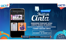 Cuma Dengerin Podcast...