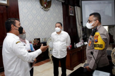 PPKM Mikro Diperpanjang,...