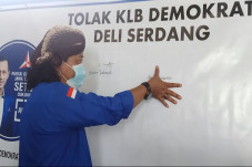 Lawan Kudeta Moeldoko,...