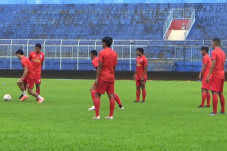 Terjebak di Grup Sulit,...