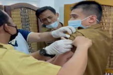 Takut Divaksinasi dan...