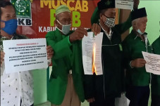 DPC PKB Sragen Memanas!...