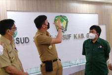 Gedung 8 Lantai RSUD...
